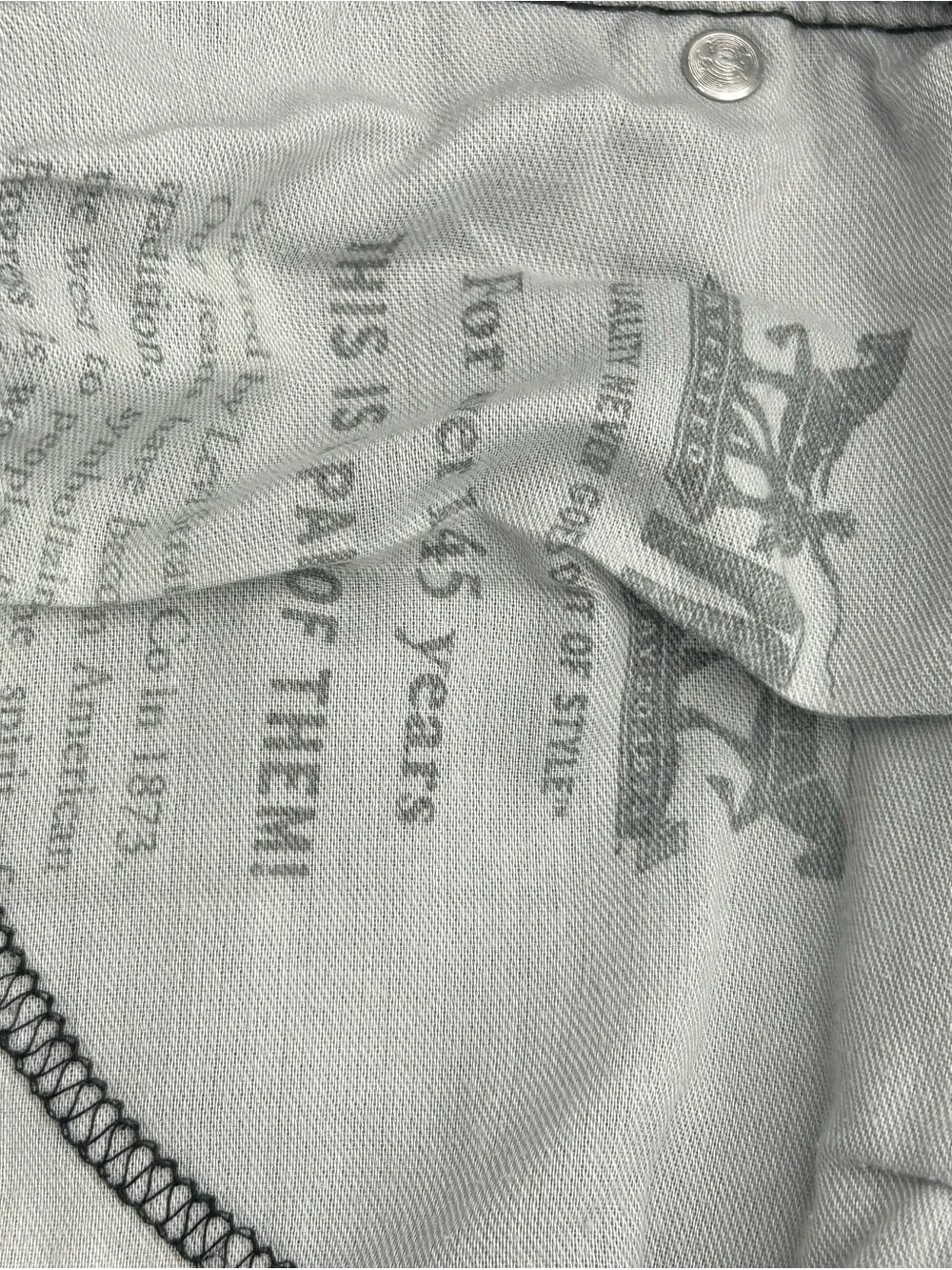 Levis levi while from